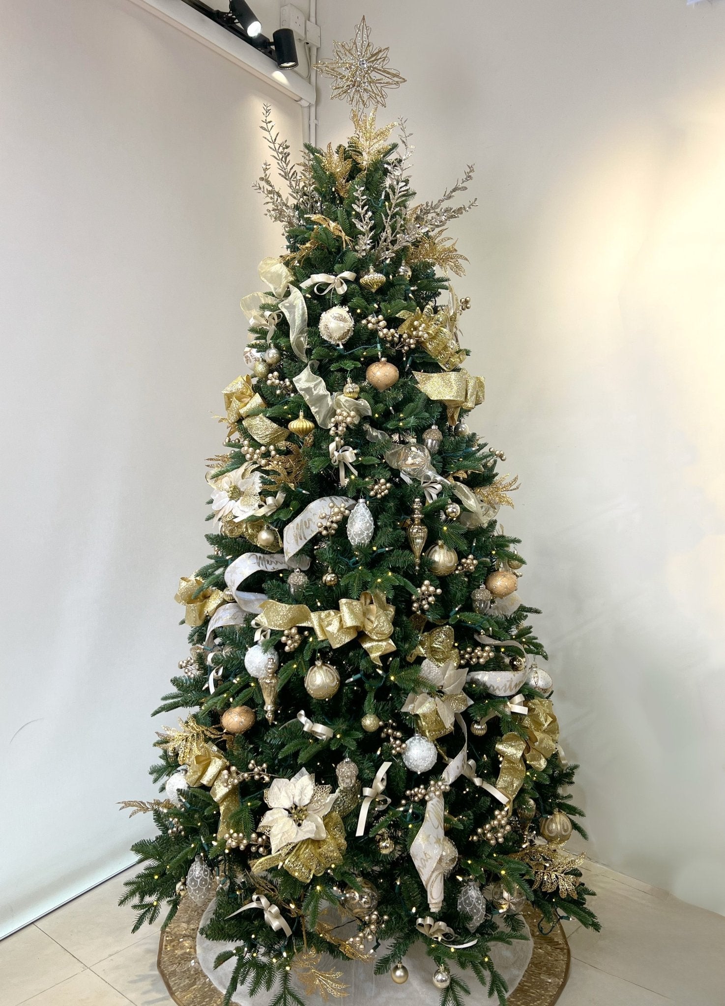 Designer Tree 2 - Palatial - MODA FLORA Santa's Workshop