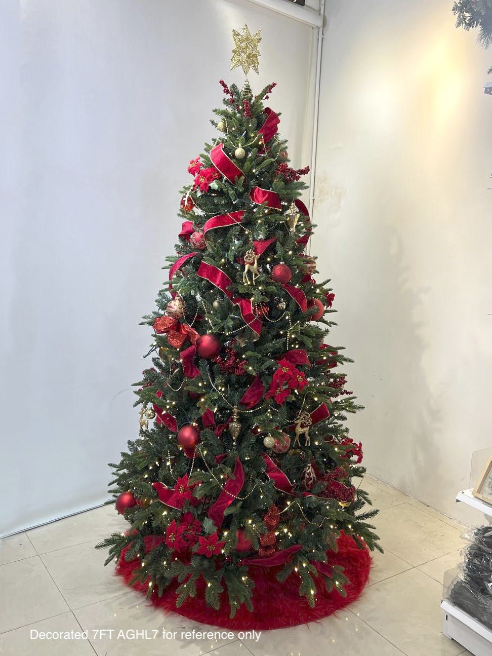 7Ft Fraser Fir Artificial Christmas Tree with 500 Lights AGHL7 - MODA FLORA Santa's Workshop