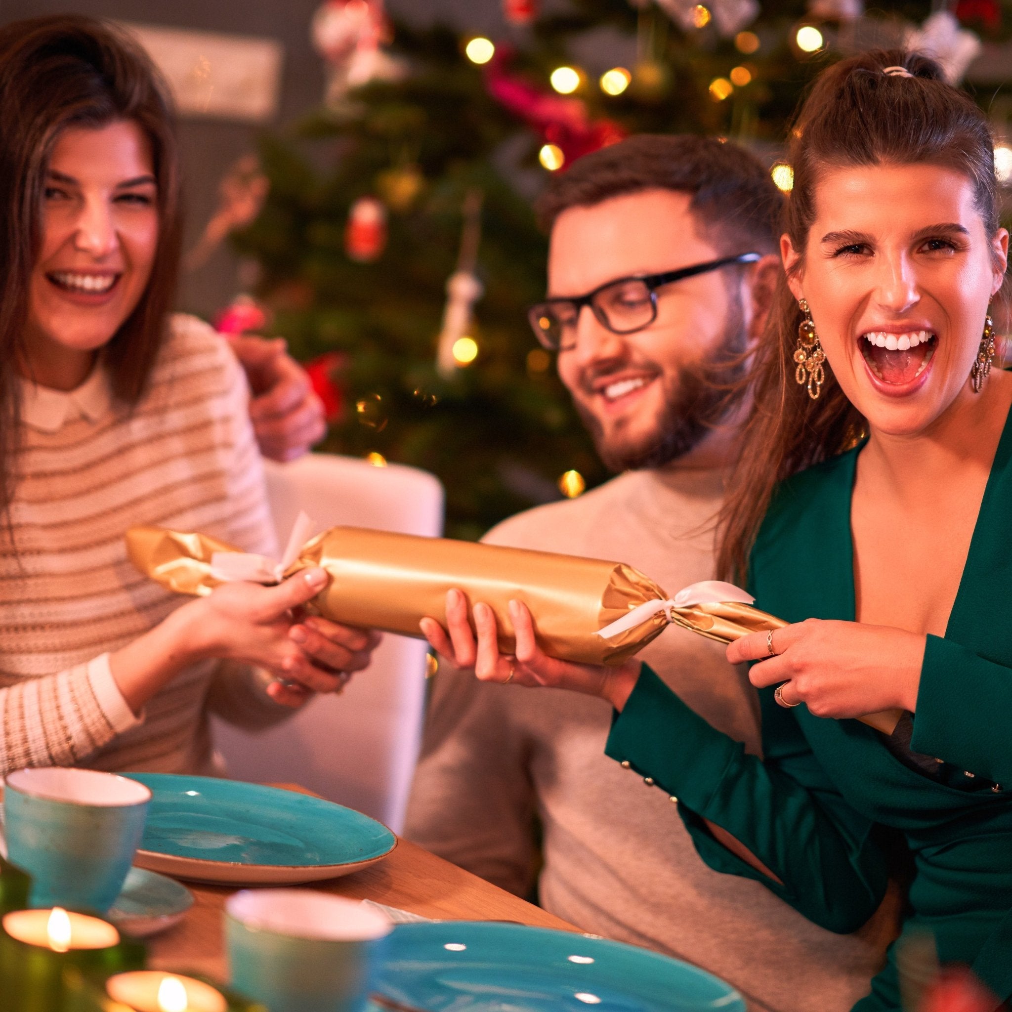 🎉 Santa’s Guide to Christmas Crackers & How to Play - MODA FLORA Santa's Workshop