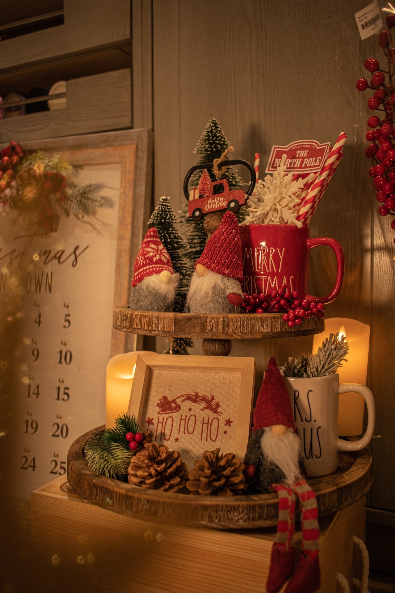 Farmhouse 2 tier round Wooden tray - MODA FLORA Santa's Workshop